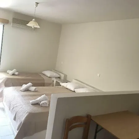 Enjoy The Ammenities Offered By The Amazones In Appartamento