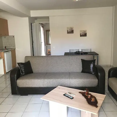 Enjoy The Ammenities Offered By The Amazones In Appartamento