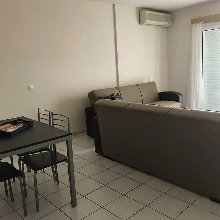 Enjoy The Ammenities Offered By The Amazones In Appartamento